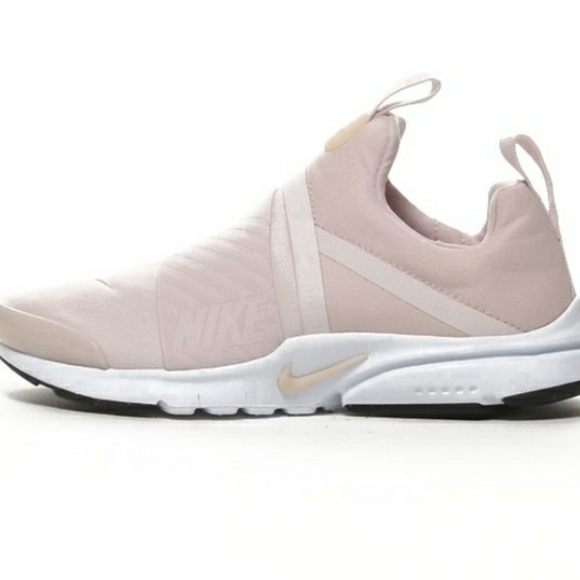 Nike Shoes - Nike Presto NEW